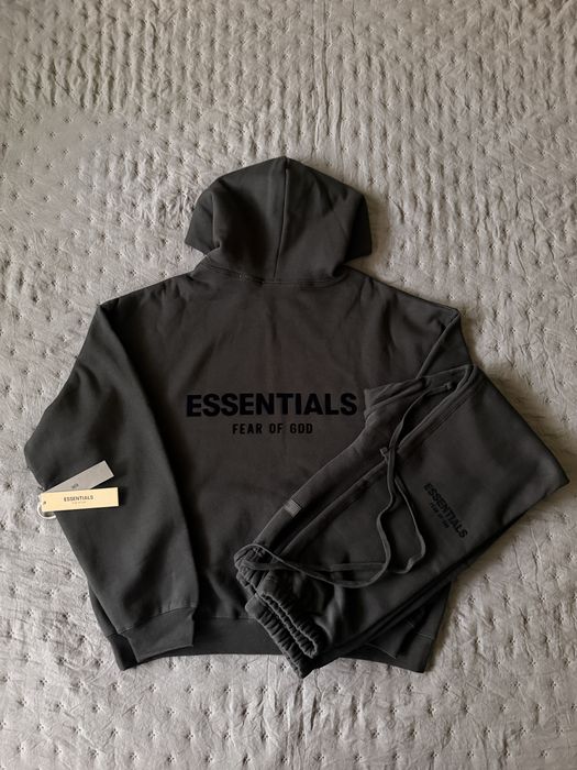ESSENTIALS екип- Black Oatmeal