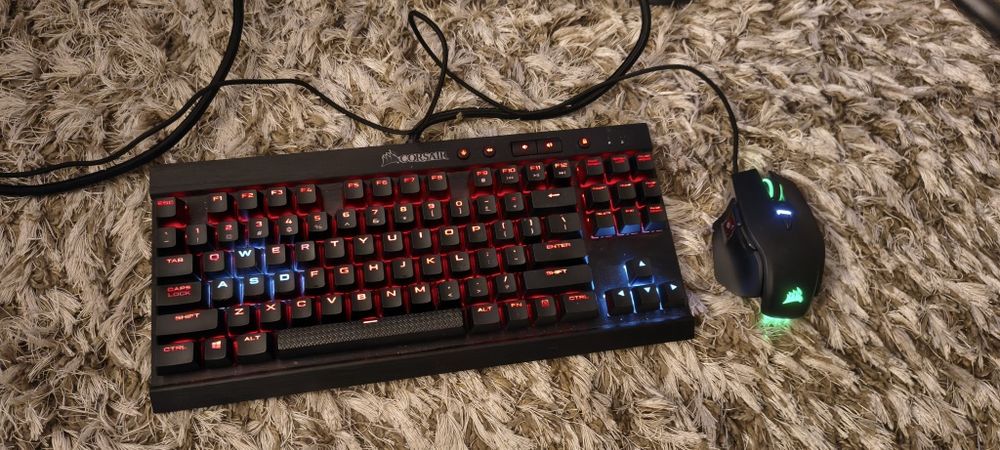 Kit tastatura și mouse corsair