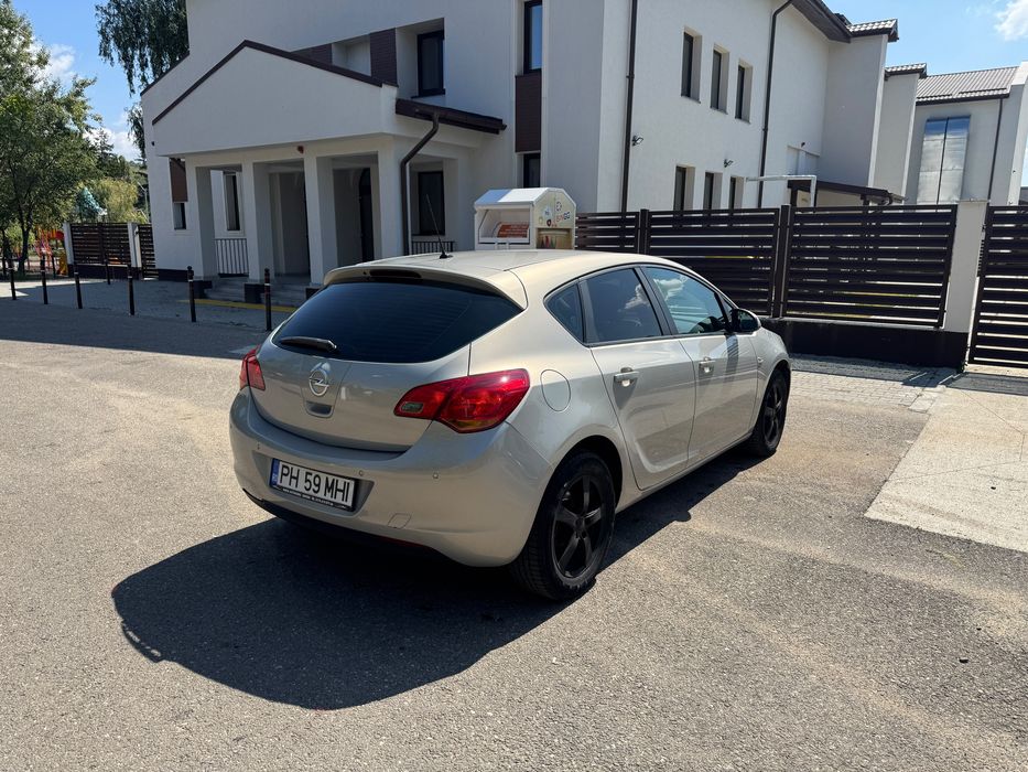OPEL Astra 2010 — imagine 3