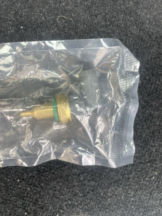 Датчик температура Мерцедес W204