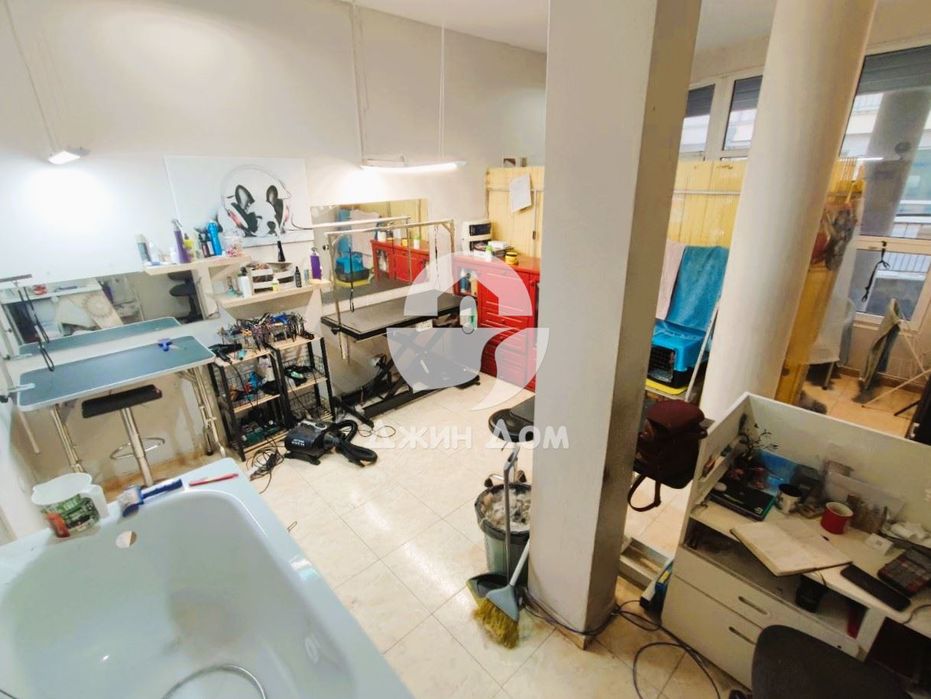 Продава се Офис в Бургас, Лазур - 34 кв.м за 1971 €/кв.м - Снимка #2