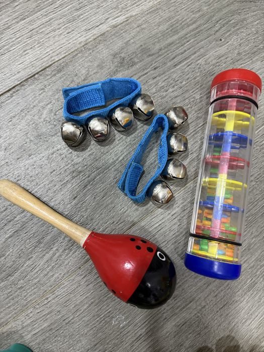 Развивающие игрушки маракас,браслеты бубенцы,погремушка звук дождя