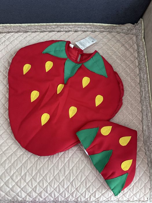 Продам новый костюм Клубничка