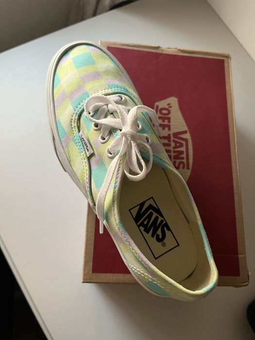 Сникърси Vans - нови.