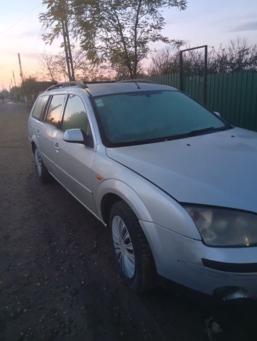 Vând schimb Ford an 2002 motor 2 dizel