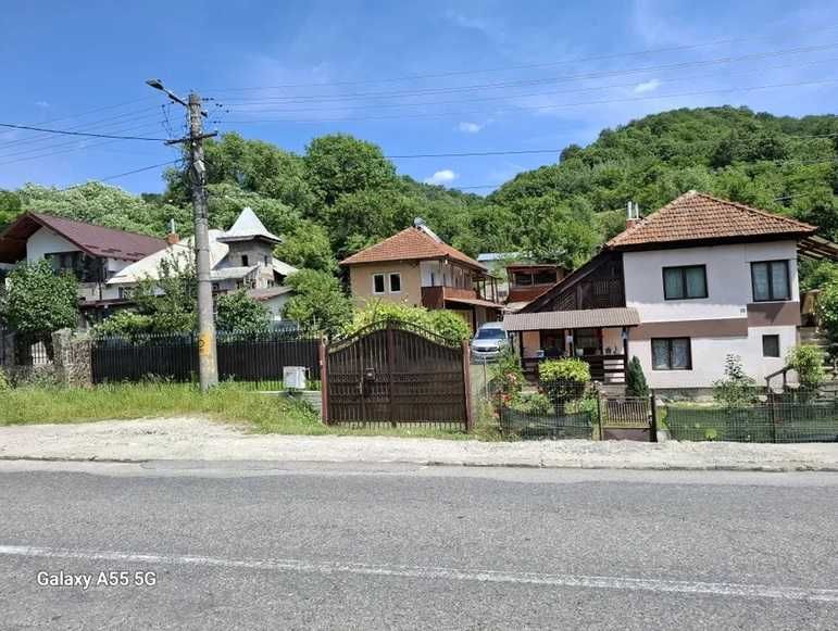 Vând casă cu livada în Câmpulung Muscel 3 camere și teren 1320 mp