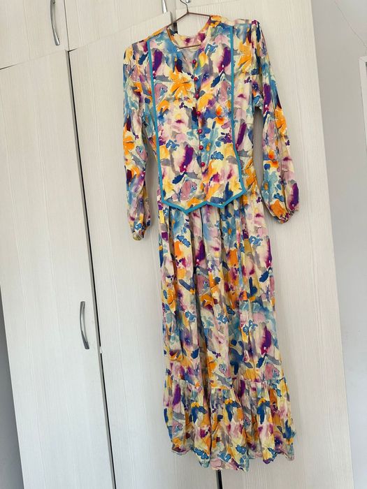 койлектер сатылады,и аяк киімдер