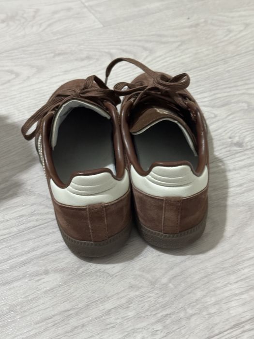 Кроссовки адидас