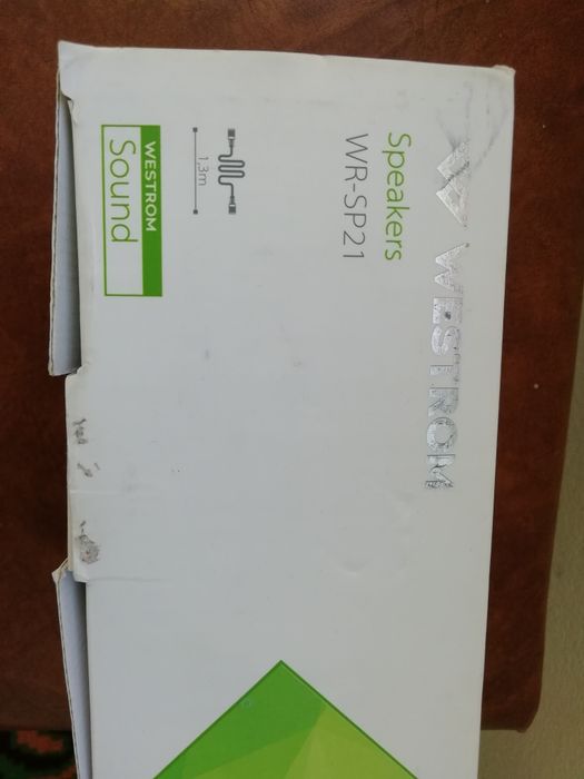 Високоговорител, усилвател с кабел