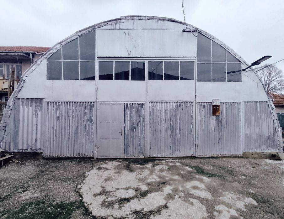 Дава се под наем Склад в Русе, Център - 250 кв.м за 350 € - Снимка #10