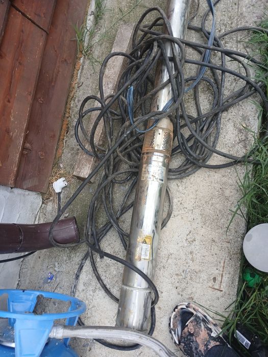 Pompa submersibila trifazat