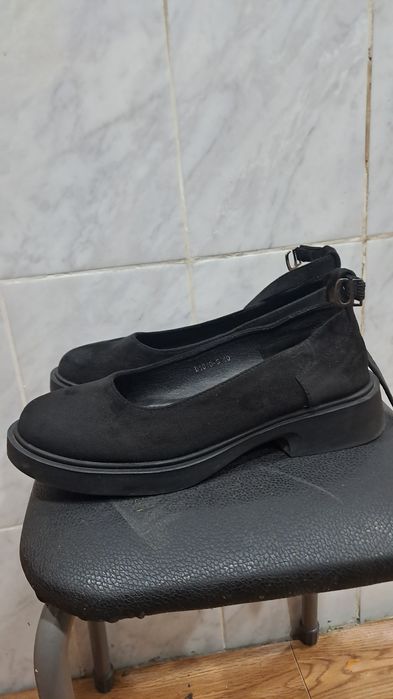 продам женские туфли