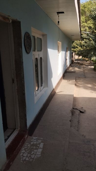 Uy sotiladi srochna 90000 tinchlikda