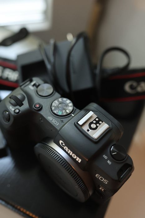 Полнокадровая камера Canon eos RP