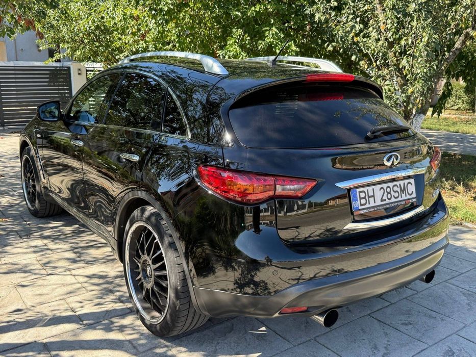 Infiniti FX30  S , 3.0d / Schimb cu Logan