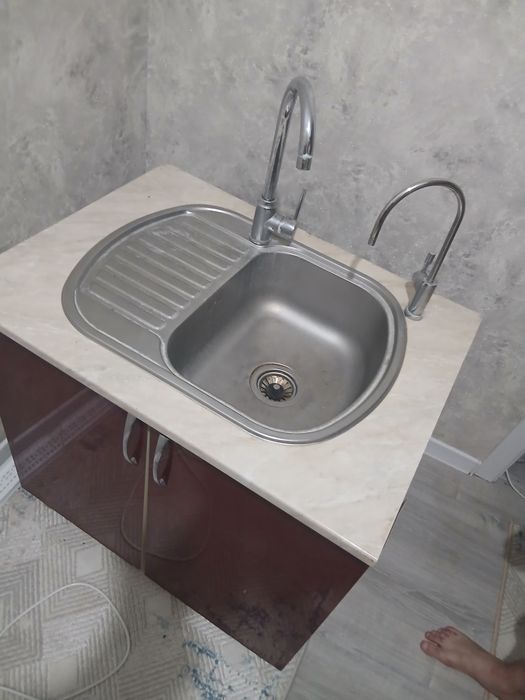 Раковина со смесителем