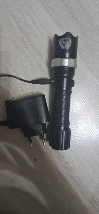 Фонарик от аккумулятора