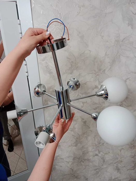 Люстра в хорошем состоянии