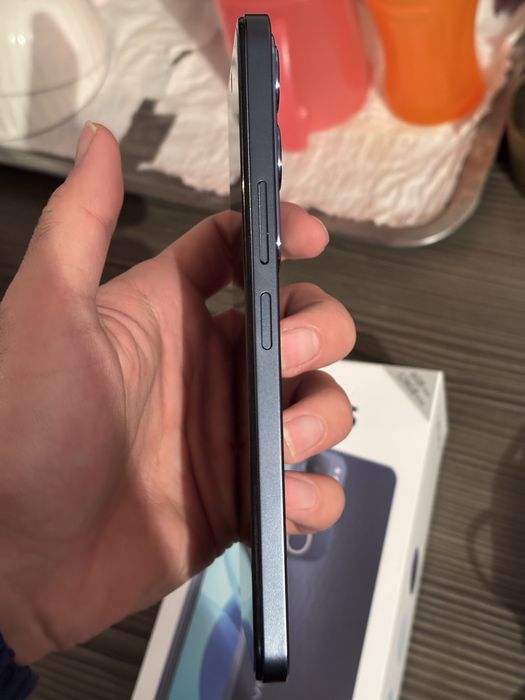 Продам телефон Vivo Y19s