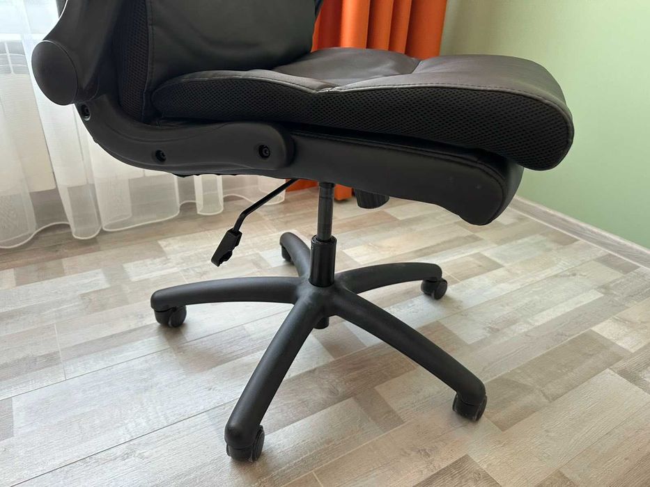 Офис стол ползван за кратко