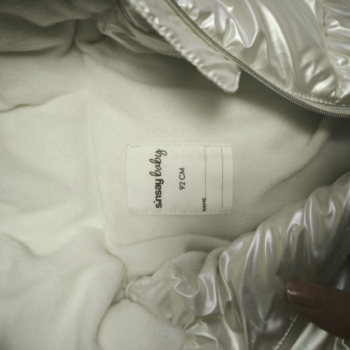 Зимни якета и космонавт