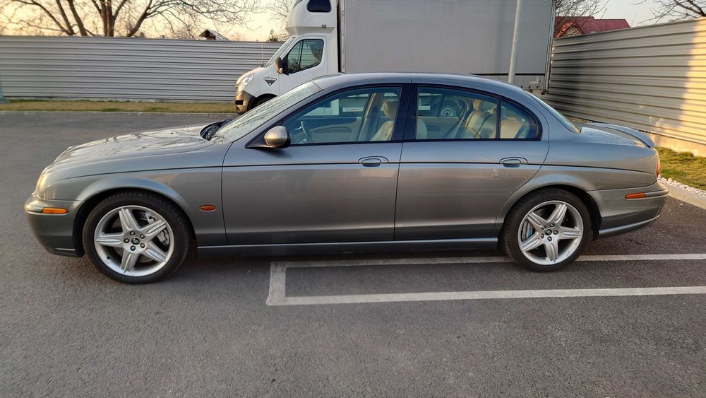 jaguar s type supercharged (400CP)