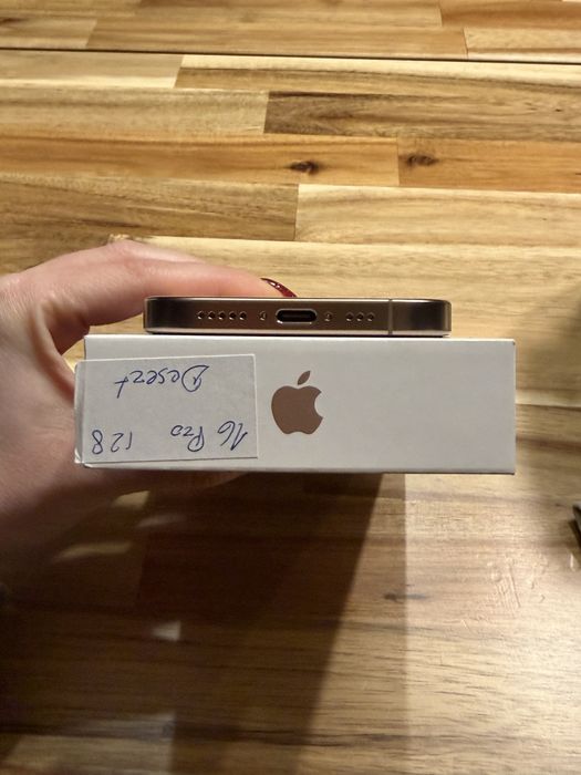 Iphone 16 pro 128gb desert в ГАРАНЦИЯ