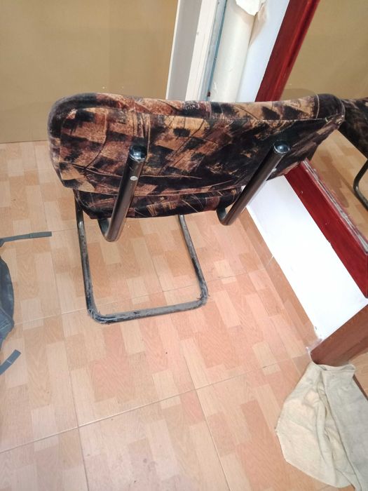 Scaun de living sau bucatarie, cadru metalic