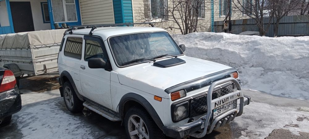 Нива с прицепом 21213