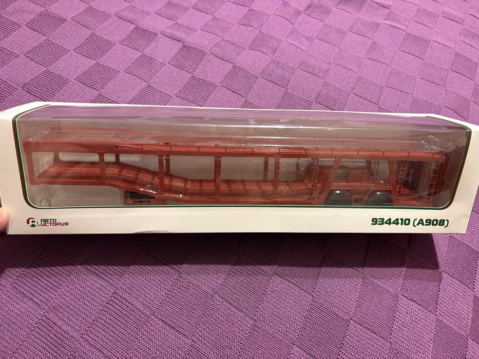 Продам модели 1:43..