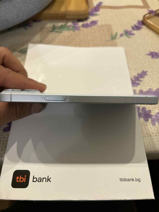 Продавам айфон 15 128гб може да го дам с кутия,  кабел!