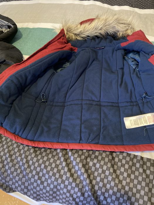 Vand geaca copii masura 122 de firma. Pret pe bucata!