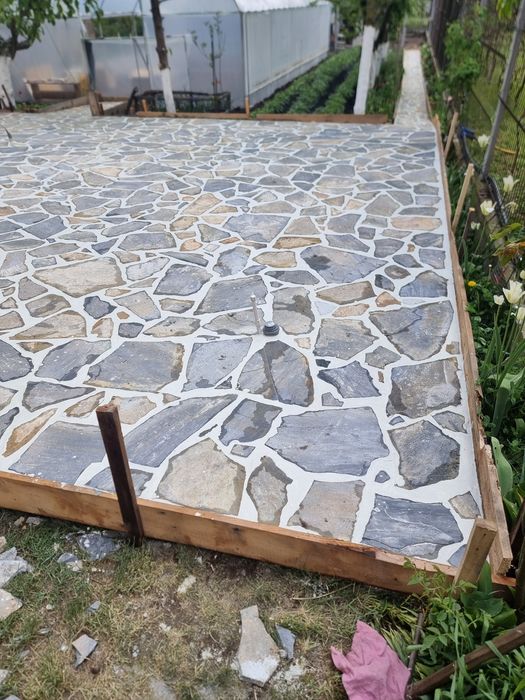 Vând si montez piatra naturala