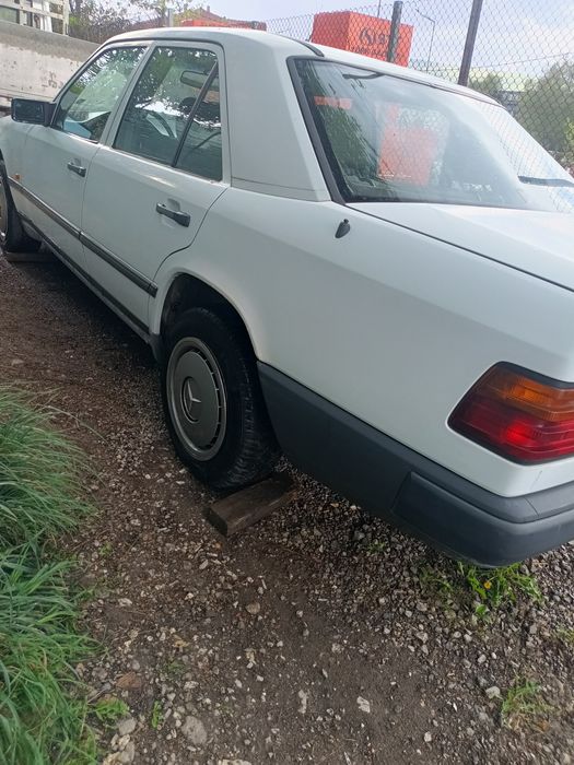 Части за Мерцедес 124