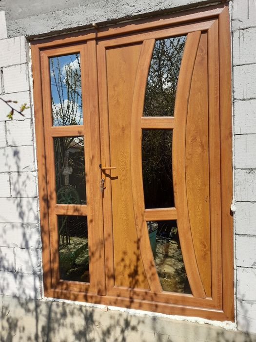 Tamplarie pvc cu geam termopan si tripan