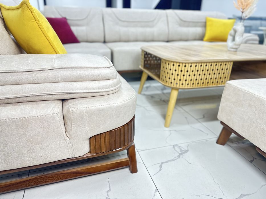 Ugoloq model : Karmen