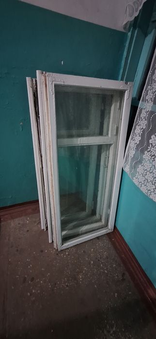Окна без рам старые
