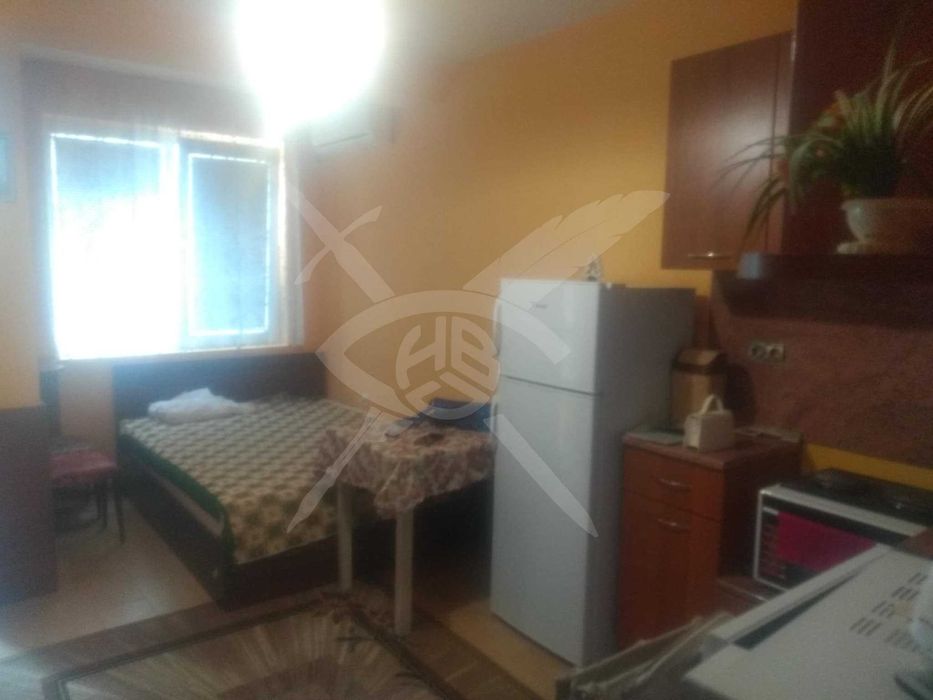 Дава се под наем Едностаен апартамент в Варна, Лятно кино Тракия - 30 кв.м за 225 € - Снимка #1