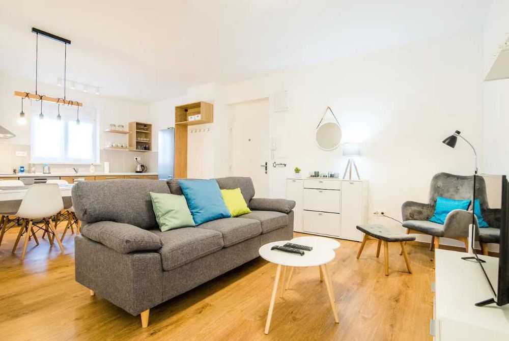 Дава се под наем Двустаен апартамент в Пловдив, Каменица 1 - 56 кв.м за 204 € - Снимка #1