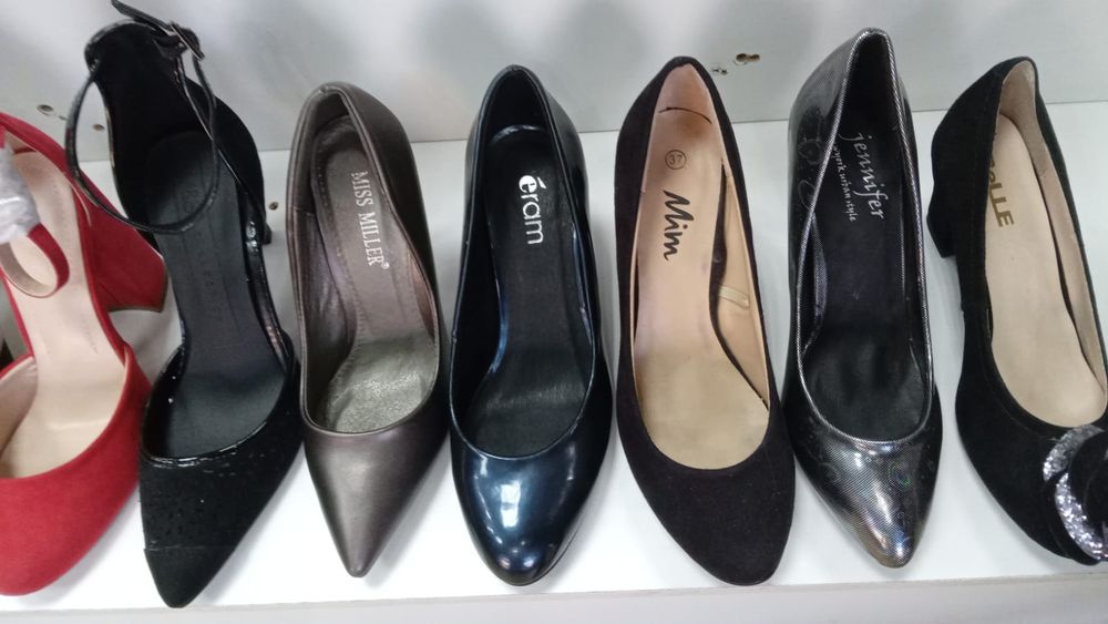 Продам женские туфли разные