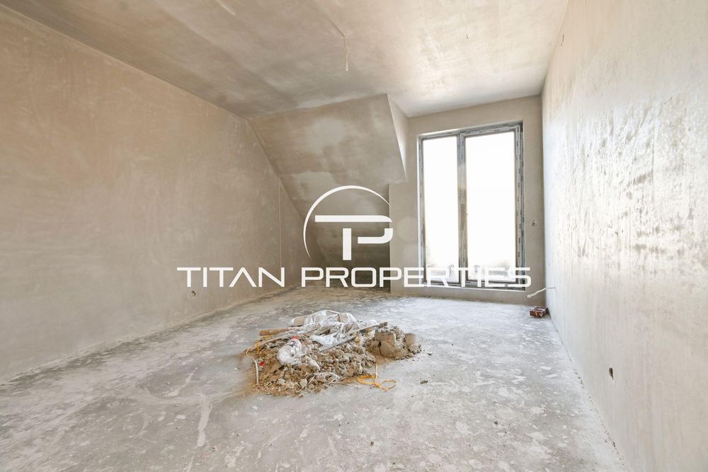 Тристаен , за продажба ,ж.к. Банишора