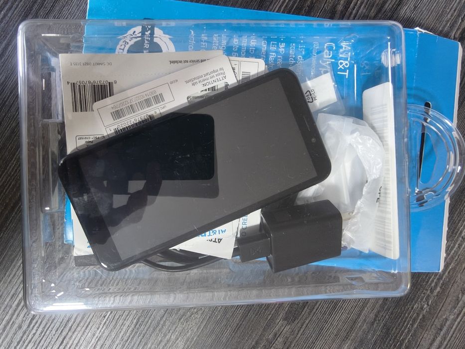 Продавам Андроид смарт телефон кодиран за Америка