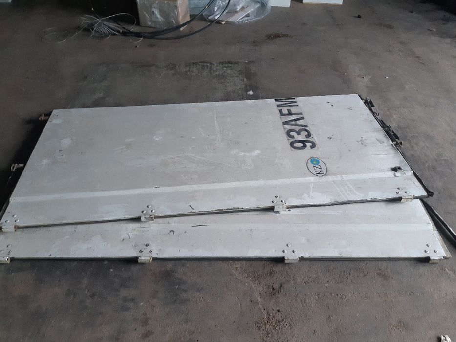 Двери ворота на прицеп КРОНЕ