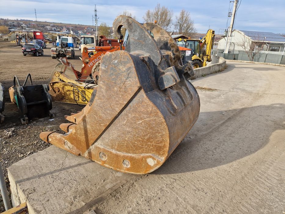 Vând cupa pentru excavator în medie de 30-40 tone