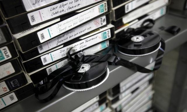 Прехвърляне от видеокасета VHS, miniDV на флашка 3 часа сватба -5 евро