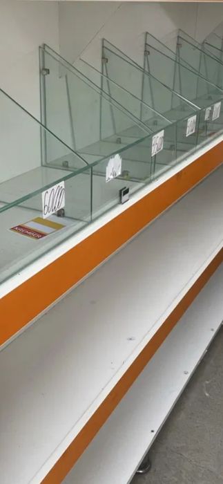 Oynadan xarxil stelajlar yasash urnatib berish xizmatii