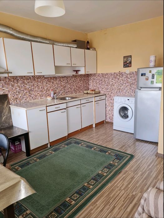 Дава под НАЕМ 1-ВИ  ЕТАЖ от къща гр. Елин Пелин