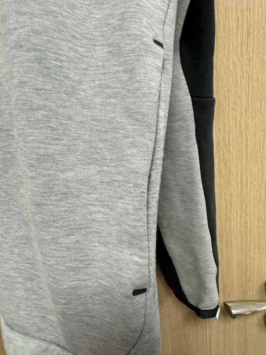 Оригинален сутшърт Nike tech fleece, M размер