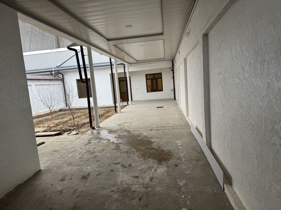 Uchaska sotiladi 3.9 sotx 6 xona 2 ta sanuzel