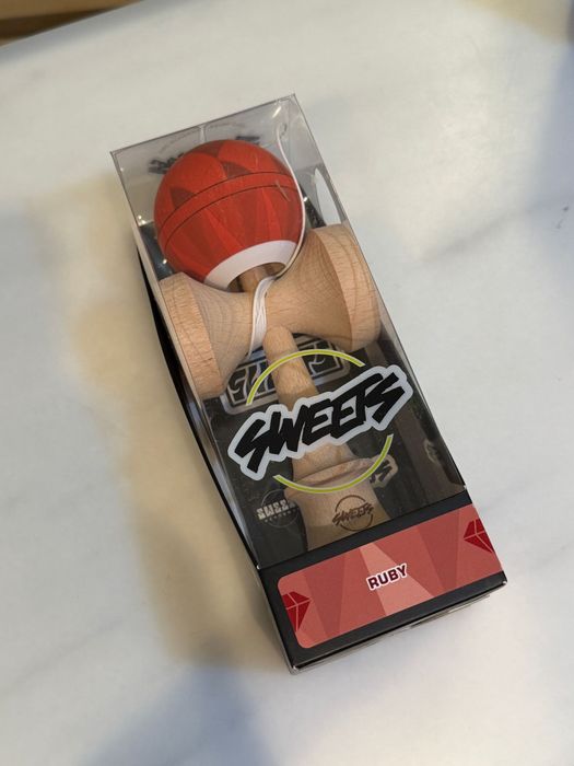 Kendama Sweets Turbo Shape Ruby Antiskid V2 (Nu Miguel Broken Shape)